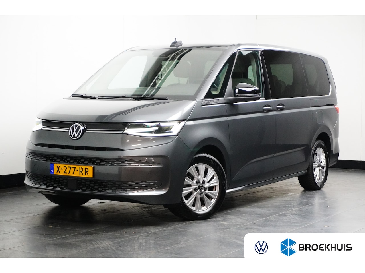 Volkswagen Multivan - 1.4 eHybrid L2H1 Life | Airco (automatisch) | Cruise control | LED koplampen - AutoWereld.nl