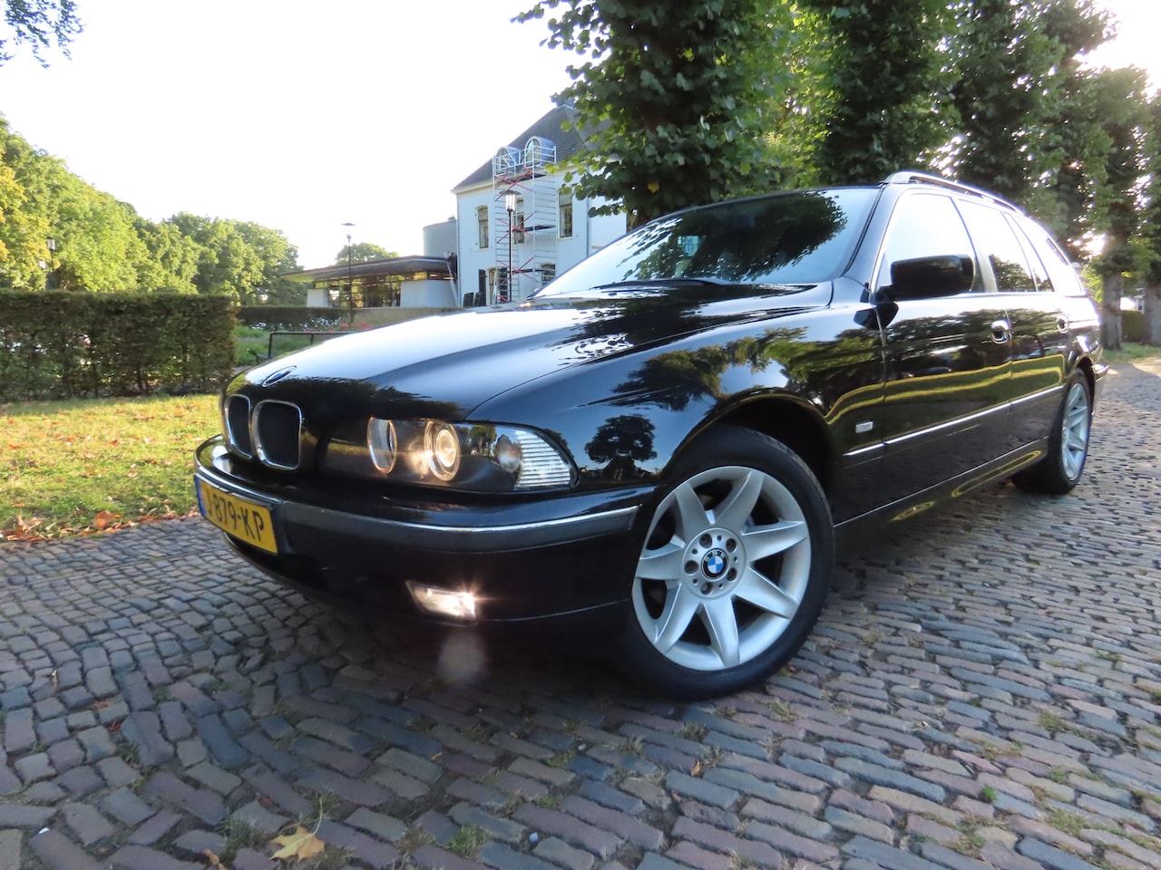 BMW 5-serie Touring - 520i Executive Ecc Schuifkanteldak Xenon Stoelverwarming Pdc LM Velgen ***Youngtimer***Apk - AutoWereld.nl