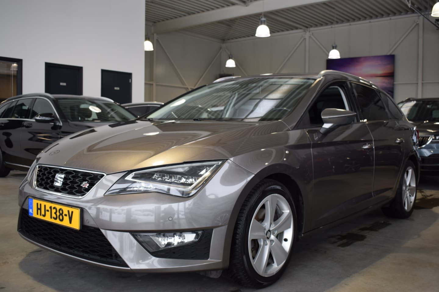 SEAT Leon ST - 1.4 TSi FR Connect LED | Panoramadak | Leder/Alcantara | Carplay | Seat Sound | Sportstoel - AutoWereld.nl