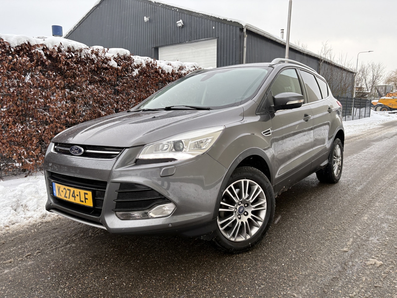 Ford Kuga - 1.6 Titanium / NAVI / AIRCO ECC / STOELVERWARMING / CRUISE / 164dkm! - AutoWereld.nl