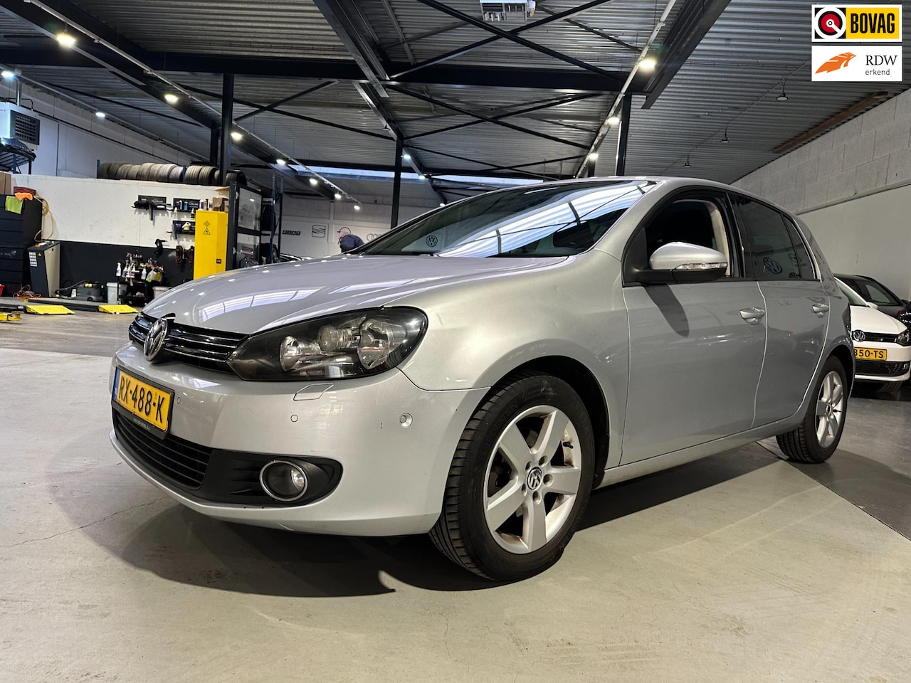 Volkswagen Golf - 1.2 TSI Trendline/dvd/navi/pdc/Ketting recent vv/Apk neuw - AutoWereld.nl