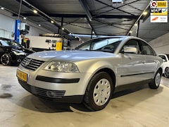 Volkswagen Passat - 1.8 Turbo Trendline/Nette auto/Apk nieuw