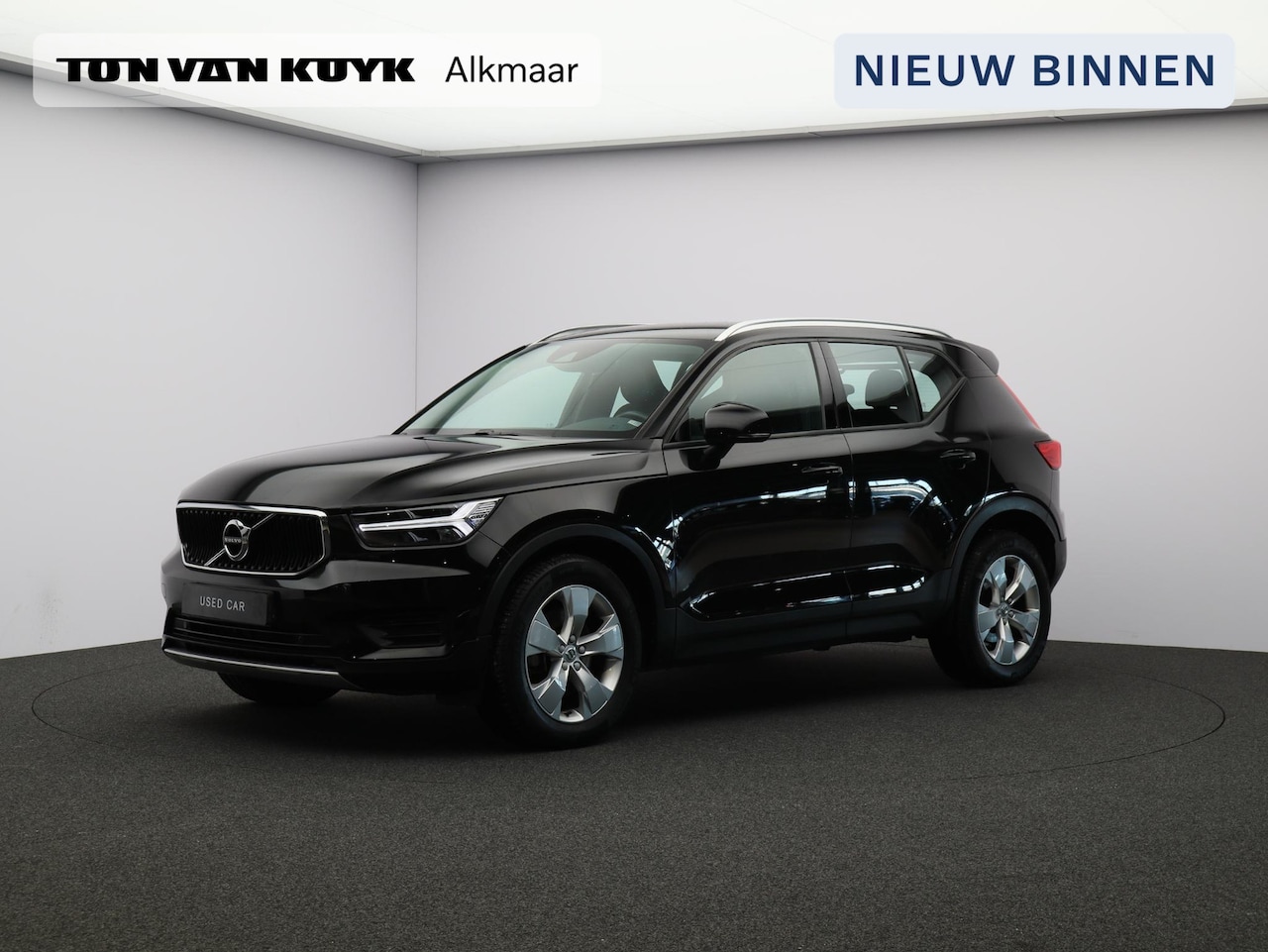 Volvo XC40 - 2.0 T4 Momentum Pro / Trekhaak / Stoel+stuurwielverwarming / CarPlay / Parkeercamera - AutoWereld.nl