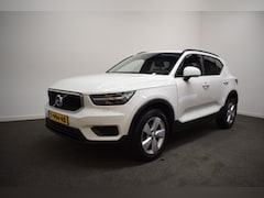 Volvo XC40 - T3 157pk/ Trekhaak 1600kg/ Apple CarPlay/ Cruise/ Parkeerverw./ Stuur & Stoel verw./ Achte