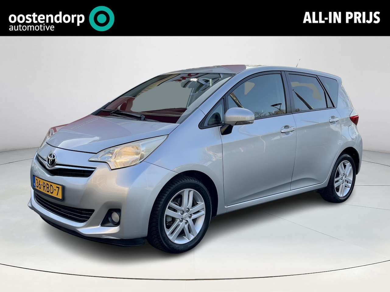 Toyota Verso S - 1.3 VVT-i Dynamic | Trekhaak | Navigatie| Keyless entry | Licht metalen velgen | - AutoWereld.nl