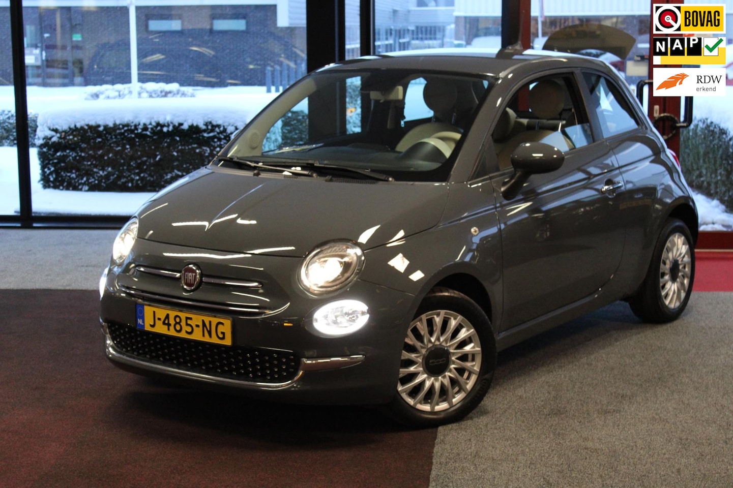 Fiat 500 - 1.0 Hybrid Lounge 1.0 Hybrid Lounge, CarPlay, Parkeersensoren, Elektrische ramen, Regensensor, Verlichting a - AutoWereld.nl