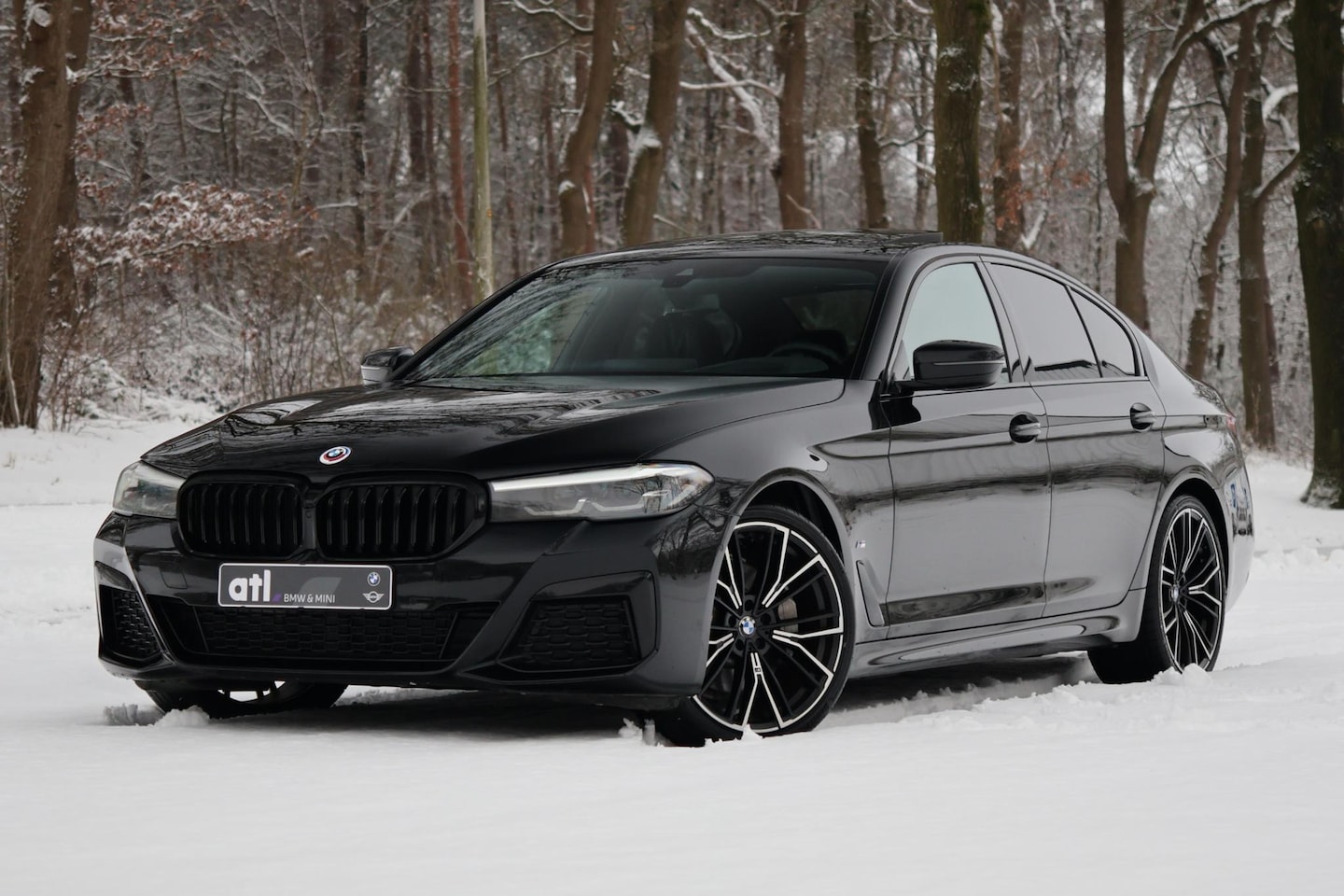 BMW 5-serie - 530i High Executive M-Sport | Facelift | 20" | Leer | Schuif/kantel dak | HUD | Hifi | Ele - AutoWereld.nl