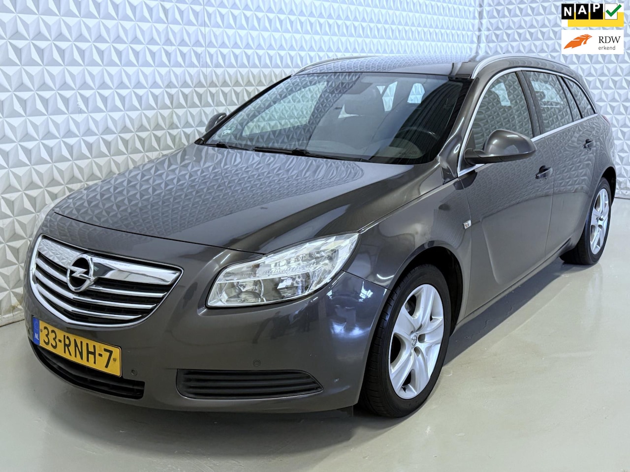 Opel Insignia Sports Tourer - 1.6 T Edition EXPORT / EX BPM PRIJS! (2011) - AutoWereld.nl