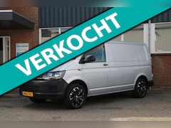 Volkswagen Transporter - 2.0 TDI 150PK L1H1 Carplay / Navi / Trekhaak / PDC / 3 zits