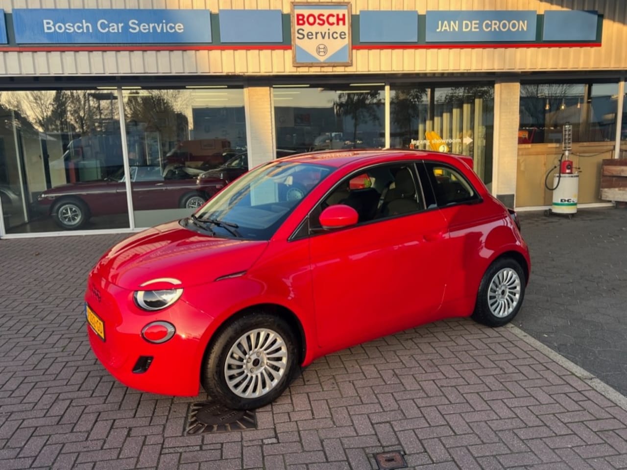 Fiat 500e - RED 24 kWh ORG. NL 2.375km NAP #ALSNIEUW - AutoWereld.nl