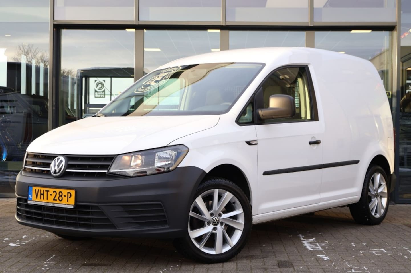 Volkswagen Caddy - 2.0 TDI Trendline / Airco / Trekhaak / Cruise control / euro 6 - AutoWereld.nl