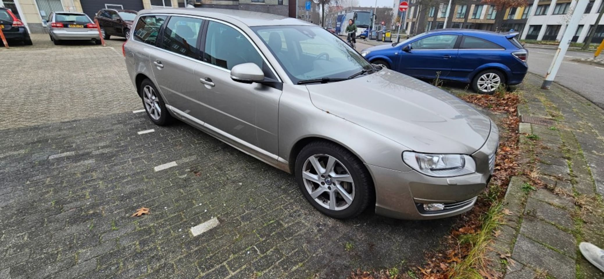 Volvo V70 - 2.0 D3 MOMENTUM POLAR LUXERY - AutoWereld.nl