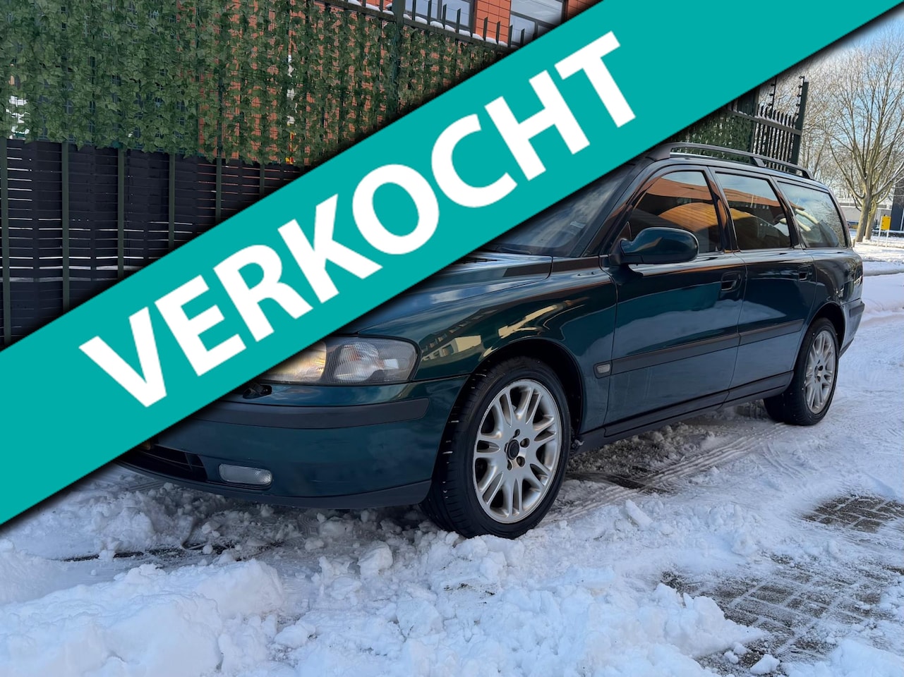 Volvo V70 - 2.3 T-5 Comfort Line TREKHAAK|LEDER|AIRCO|NAP - AutoWereld.nl