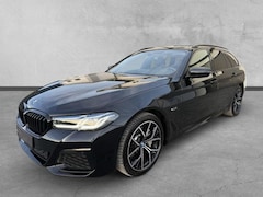 BMW 5-serie Touring - 530e M-SPORT * LASER, NAVI+, LEDER, PANORAMA, TREKH, 19-inch LMV, HuD * 1e EIG - UNFALLFRE