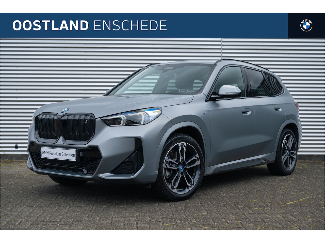 BMW iX1 - xDrive30 M Sport / Achteruitrijcamera / Sportstoelen / M Adaptief onderstel / Comfort Acce - AutoWereld.nl