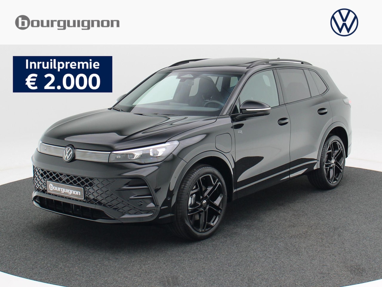 Volkswagen Tiguan - R-Line Edition 1.5 eHybrid 204 PK | Trekhaak | 360 Camera | LED Matrix | Black Style | - AutoWereld.nl