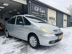 Citroën Xsara Picasso - 2.0i-16V Attraction AUTOMAAT 139.000 KM