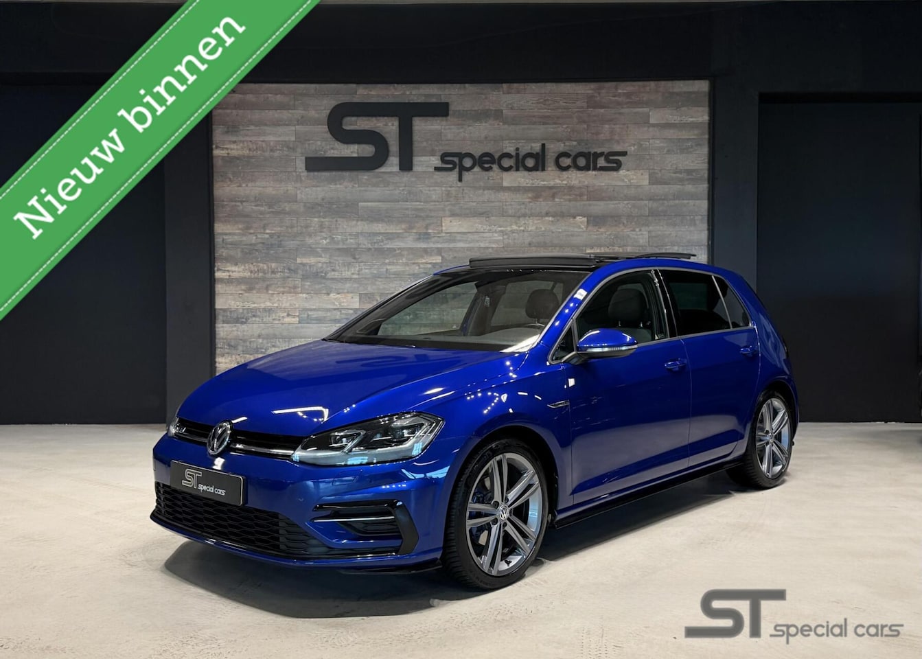 Volkswagen Golf - 1.5 eTSI R-Line|Pano|Dynaudio - AutoWereld.nl