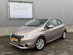 Peugeot 208 - 1.2 VTi Active 2014 / Airco / Cruisecontrol / Bluetooth / 4S banden nieuw / NAP