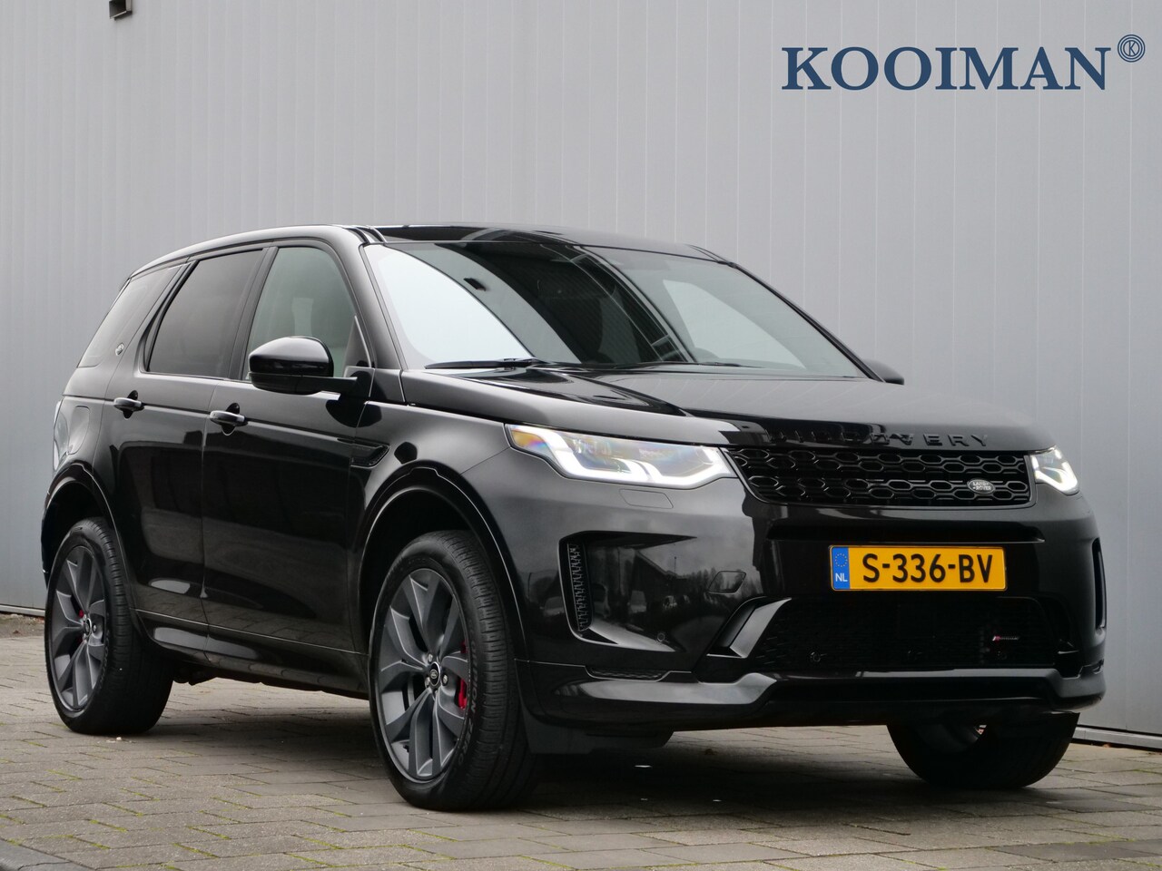 Land Rover Discovery Sport - P300e 1.5 309pk R-Dynamic HSE Automaat Leder / Panoramadak / Navigatie / 20 inch - AutoWereld.nl