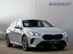 BMW 1-serie - 116 automaat 123pk M Sportpakket Pro Stoelverwarming / Camera / Keyless entry