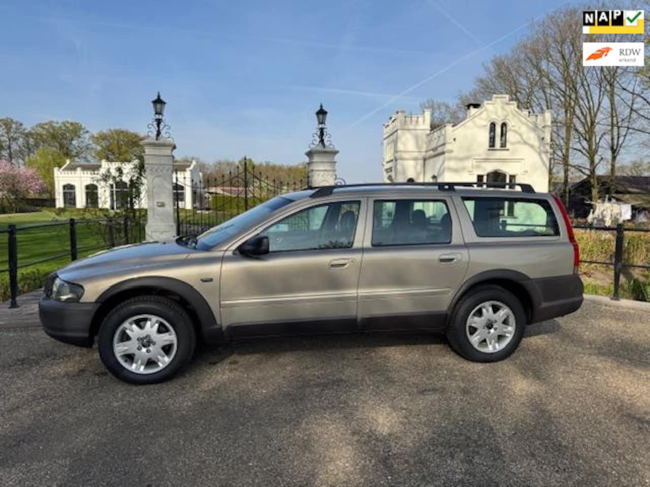Volvo XC70 - Cross Country 2.4 T Geartronic, AWD, Leder, Schuifdak, El. bed LV stoel, PDC, Thaak,Blijve - AutoWereld.nl