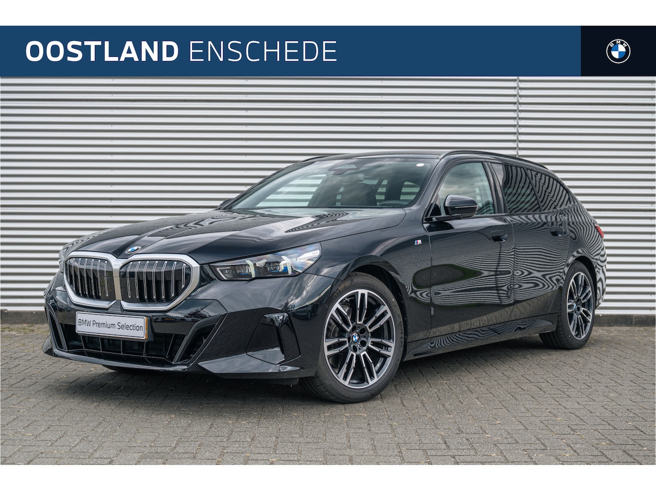 BMW 5-serie Touring - 520d M Sport Automaat / Trekhaak / Stoelventilatie / Comfort Access / Adaptieve LED / Harm - AutoWereld.nl