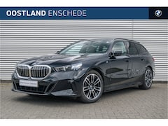 BMW 5-serie Touring - 520d M Sport Automaat / Trekhaak / Stoelventilatie / Comfort Access / Adaptieve LED / Harm