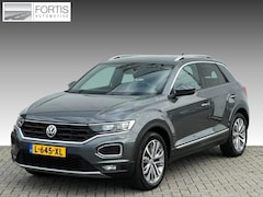Volkswagen T-Roc - 1.5 TSI Sport Business R CAMERA | TREKHAAK | NETTE AUTO | VIRTUAL COCKPIT |