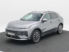 Volkswagen T-Roc - Life First Edition 1.5 eTSI 150 PK | Trekhaak | Stoel- & Stuurverwarming | Navigatie | Ada