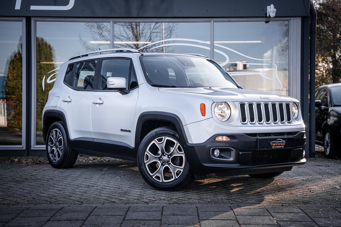 Jeep Renegade - 1.4 MultiAir Limited|Trekh|Keyless|Pano|Cruise|Navi|Uconnect|Cam| - AutoWereld.nl