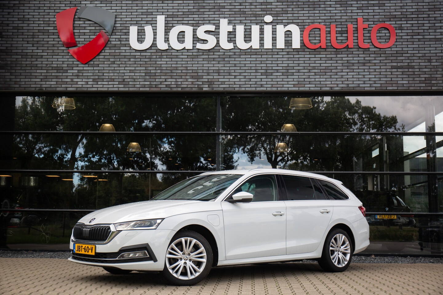 Skoda Octavia Combi - 1.4 TSI iV PHEV Business Edition 1.4 TSI iV PHEV Business Edition , Adaptive cruise, Carplay, Stuur/stoelverwarming, - AutoWereld.nl