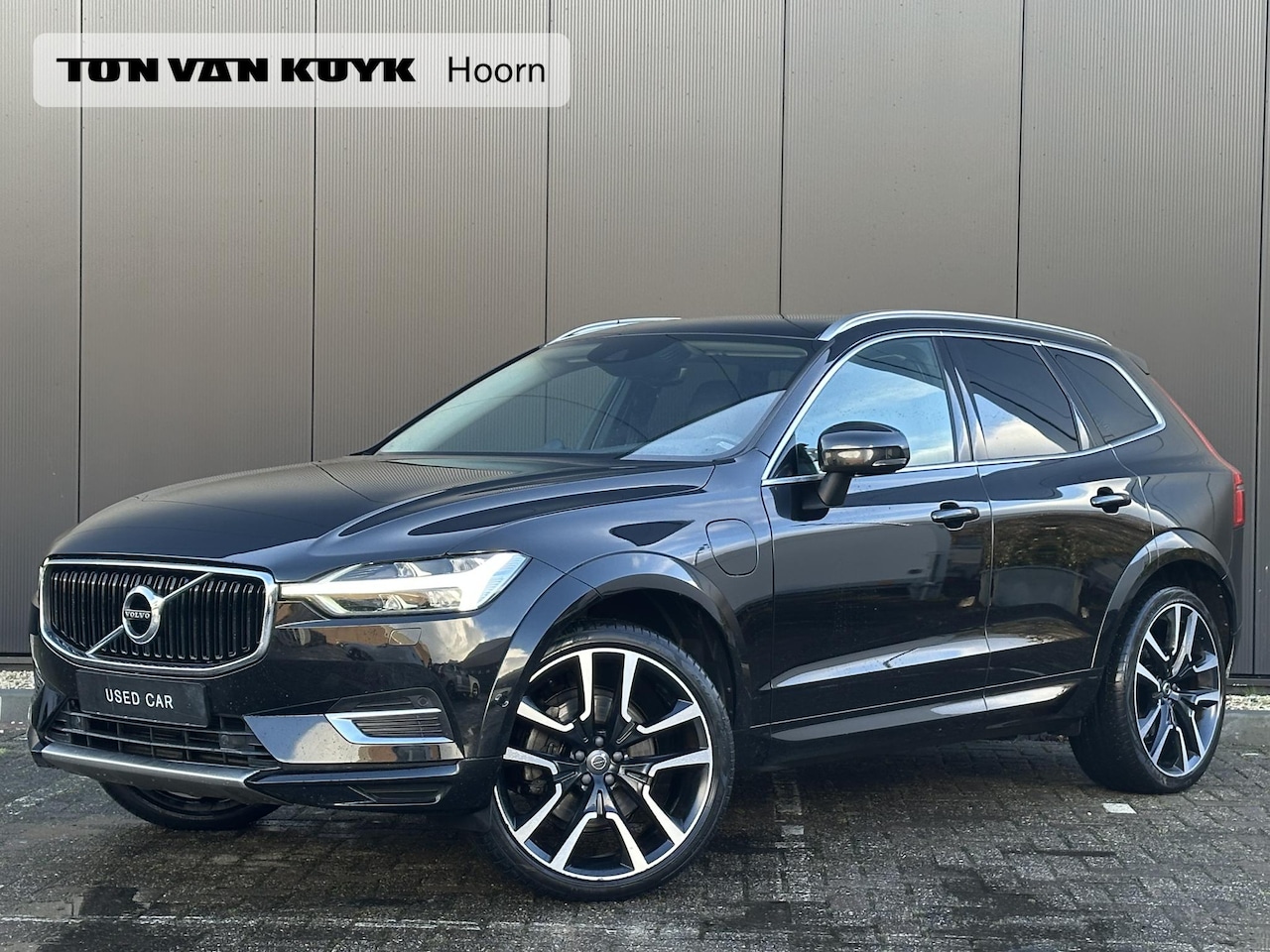Volvo XC60 - 2.0 T8 Twin Engine AWD Inscription / Elek. Stoelen / Trekhaak / Panoramadak / Bowers & Wil - AutoWereld.nl