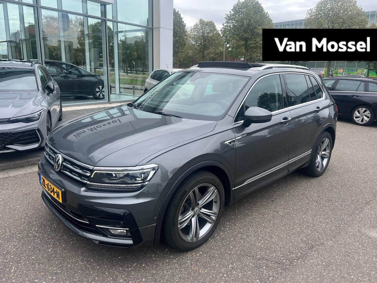 Volkswagen Tiguan - 1.5 TSI ACT R-Line | 150 PK | Automaat | Panorama Dak | Trekhaak | Digital Cockpit PRO | S - AutoWereld.nl