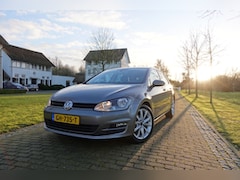 Volkswagen Golf - 1.2 TSI Business Edition | Trekhaak | Massage | Stoelverwarming | Camera | Navi | PDC |
