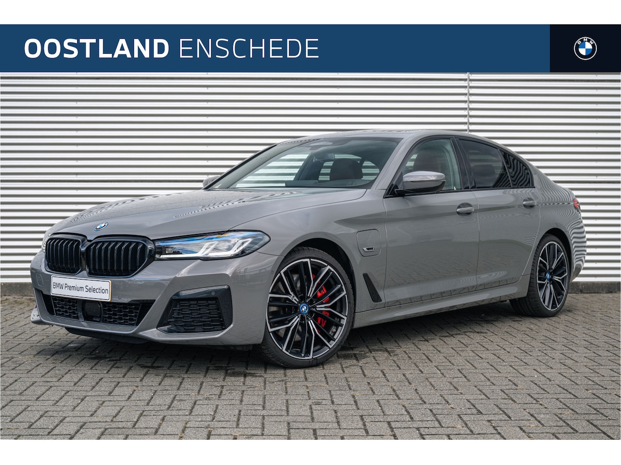 BMW 5-serie - 545e xDrive High Executive M Sport Automaat / Achteruitrijcamera / Soft-Close / Stoelventi - AutoWereld.nl