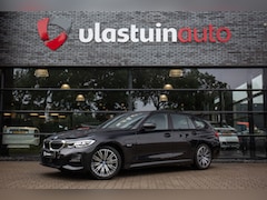 BMW 3-serie Touring - 330e High Executive M-Sport 290pk | Adaptive cruise, Trekhaak, Sfeerverlichting,