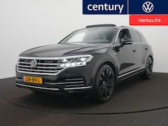 Volkswagen Touareg - 3.0 TSi eHybrid 4MOTION | Luchtvering | 360 Camera | Massage | Panodak