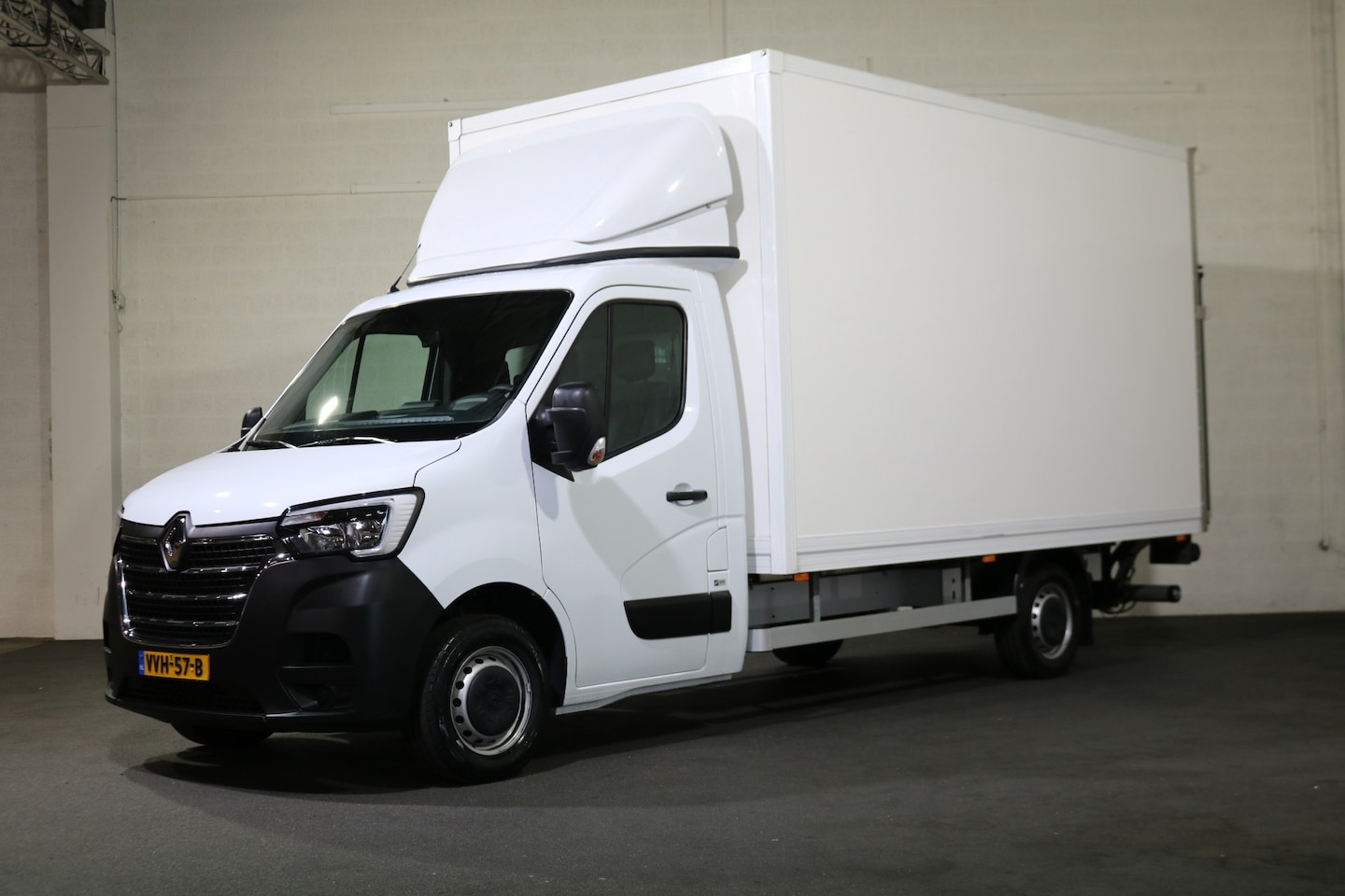 Renault Master - 2.3 dCi 165pk Bakwagen met Laadklep - AutoWereld.nl