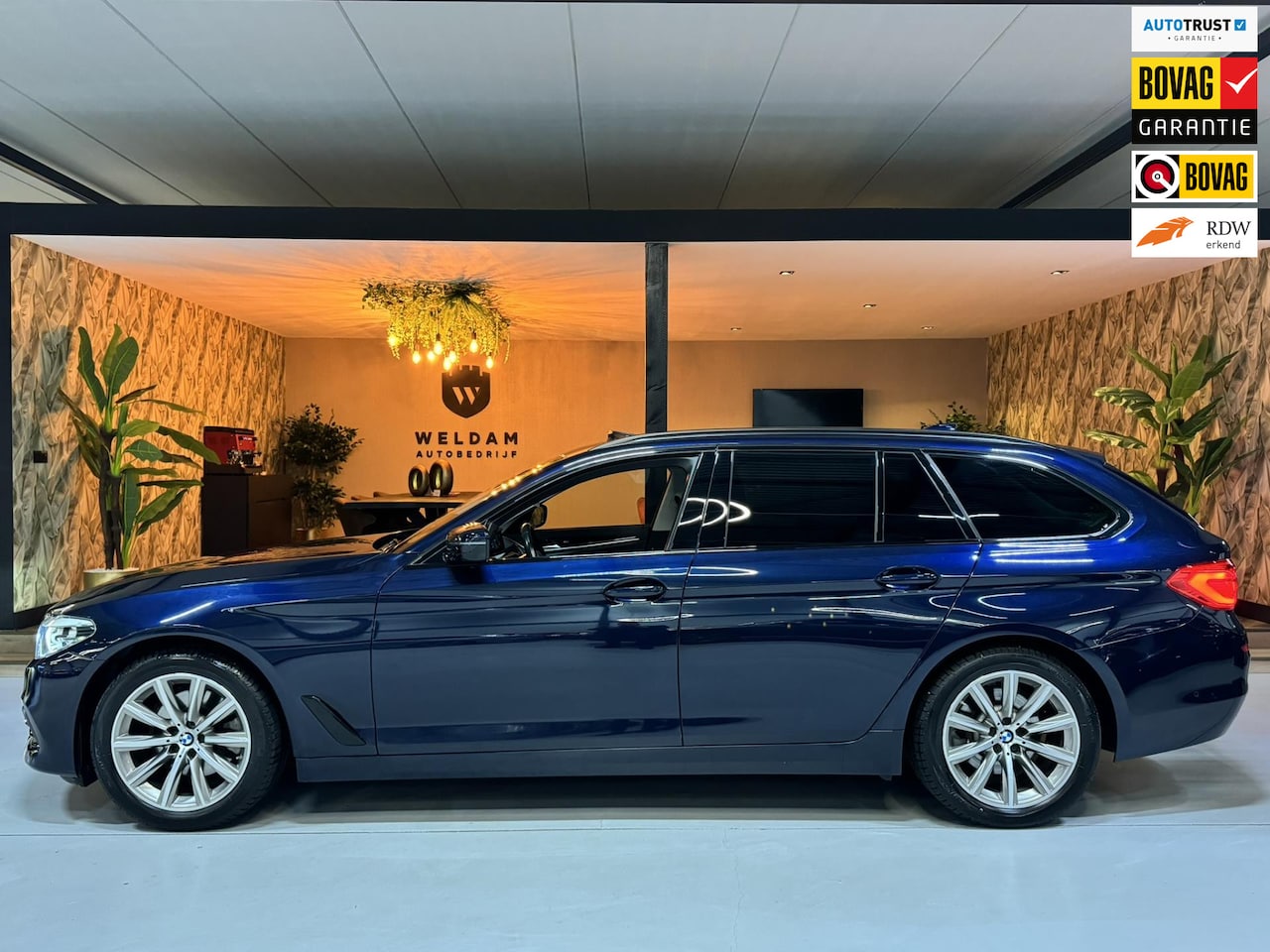BMW 5-serie Touring - 520i Sport Line M Garantie Pano Memory StoelVentilatie StoelVW Elek Stuur Elek Achterklep - AutoWereld.nl