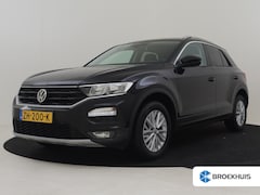 Volkswagen T-Roc - 1.0 TSI Style 115pk | Trekhaak | Adaptief cruise control | Navigatie | App connect | Priva