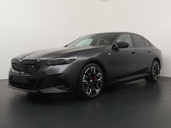 BMW i5 - Sedan M60 xDrive | M Sportpakket Pro | Innovation Pack | Travel Pack | Comfort Pack