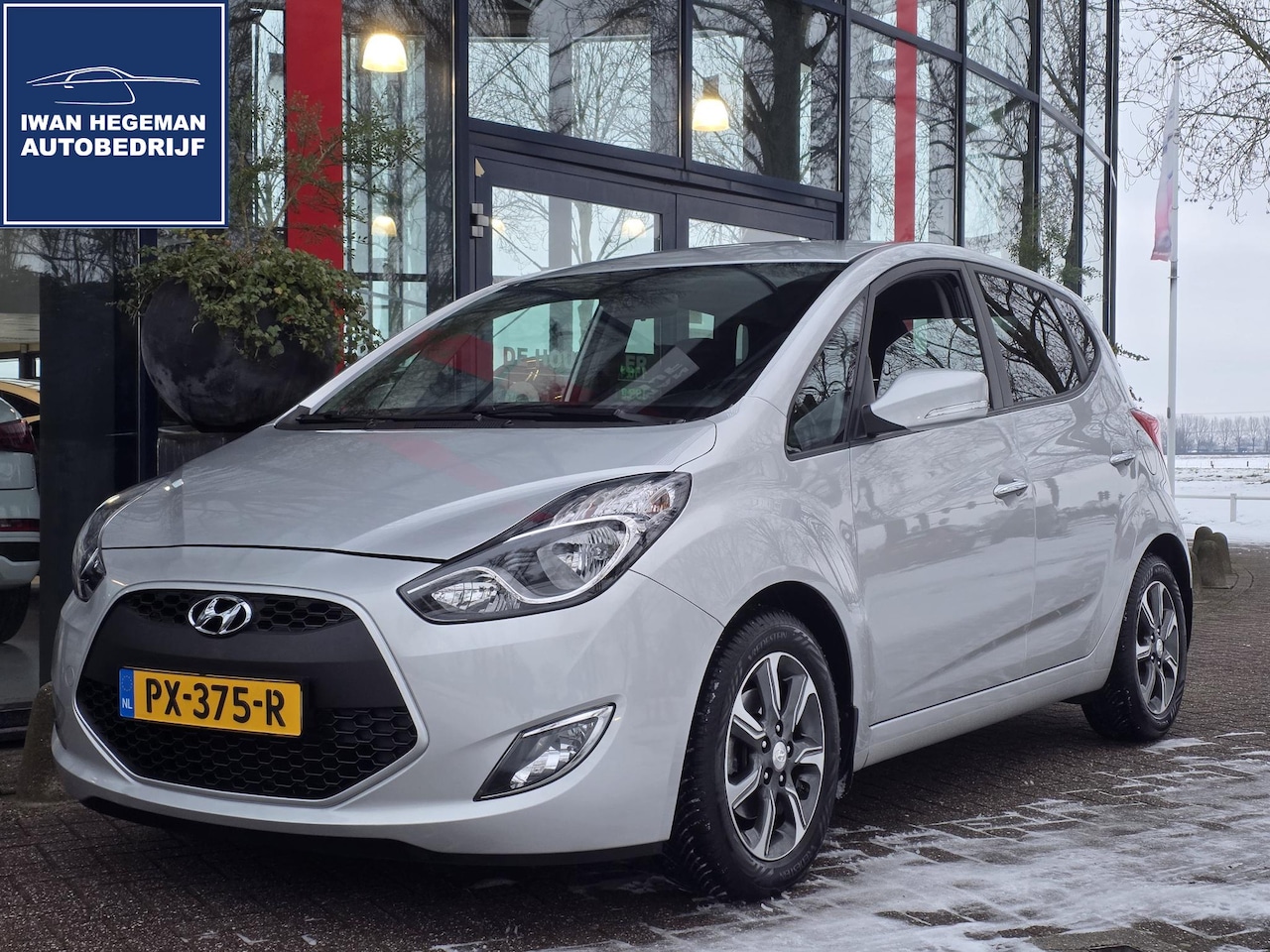 Hyundai ix20 - 1.4i Go! | Airconditioning | Navigatie | Parkeercamera | Licht metalen velgen - AutoWereld.nl