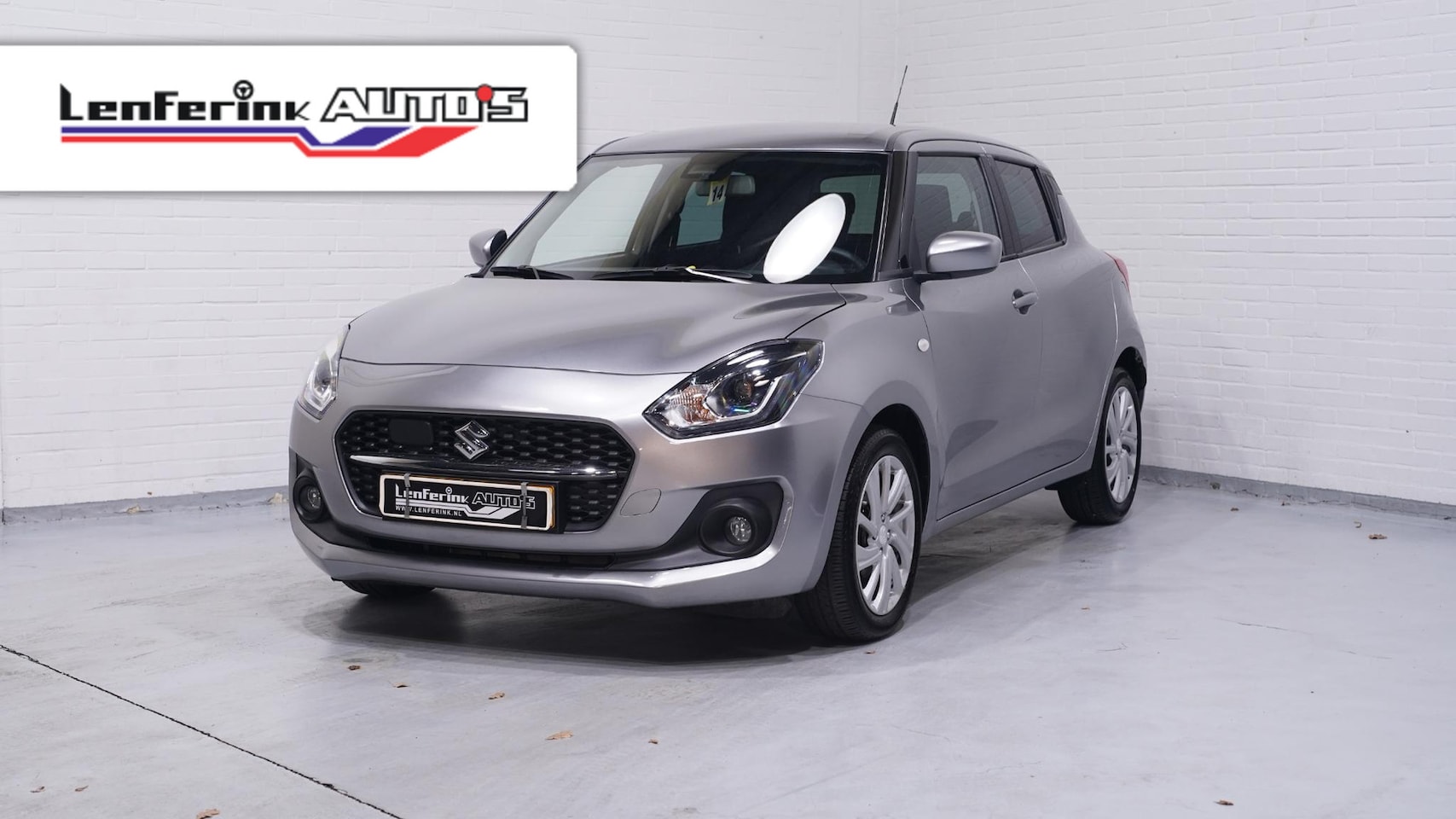 Suzuki Swift - 1.2 Select Smart Hybrid Automaat Adapt. Cruise Camera achter, Dodehoek Assist, PDC achter - AutoWereld.nl