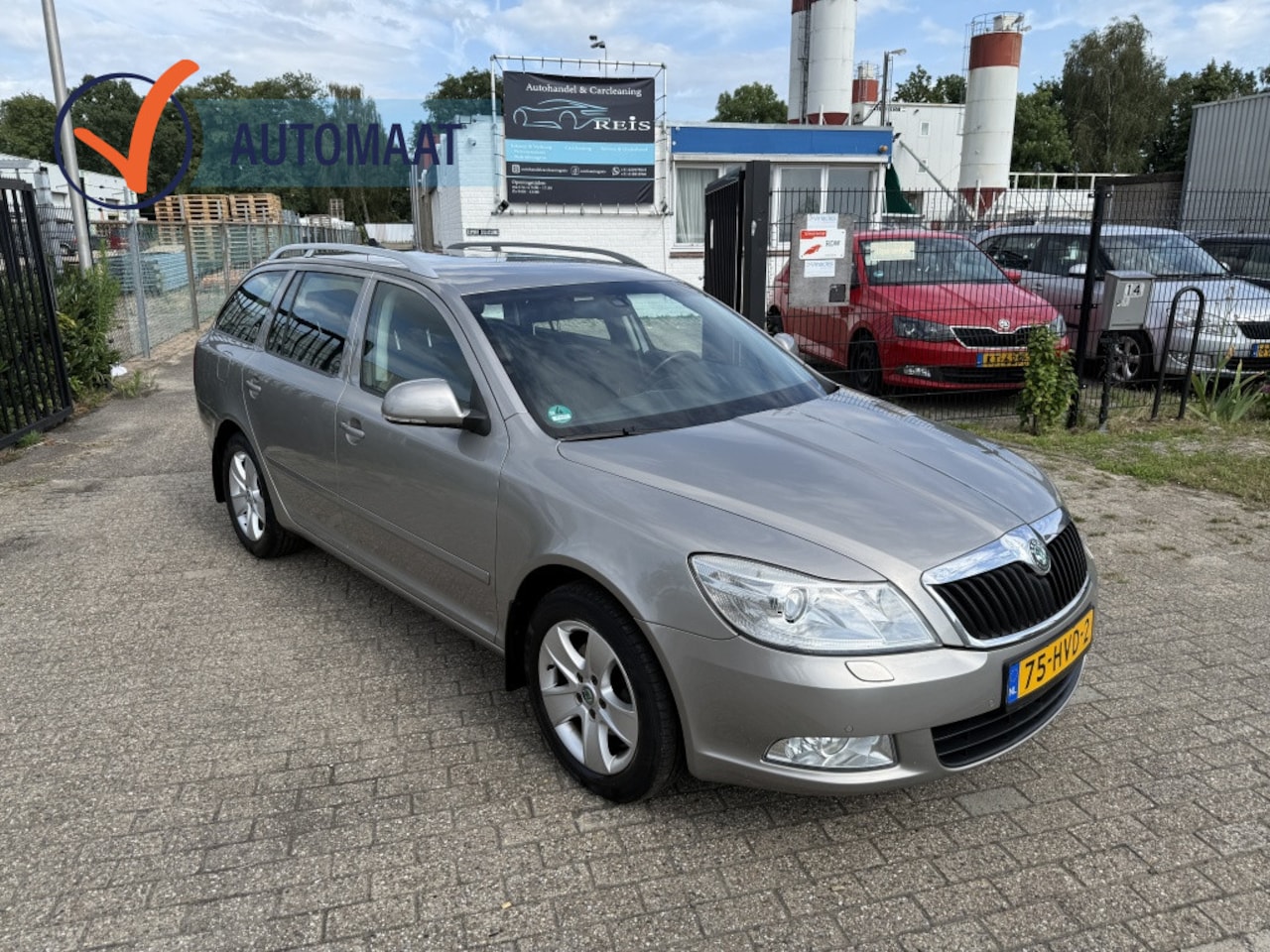 Skoda Octavia Combi - 1.4 TSI Elegance Bns*AUTOMAAT*TREKHAAK*XENON* - AutoWereld.nl