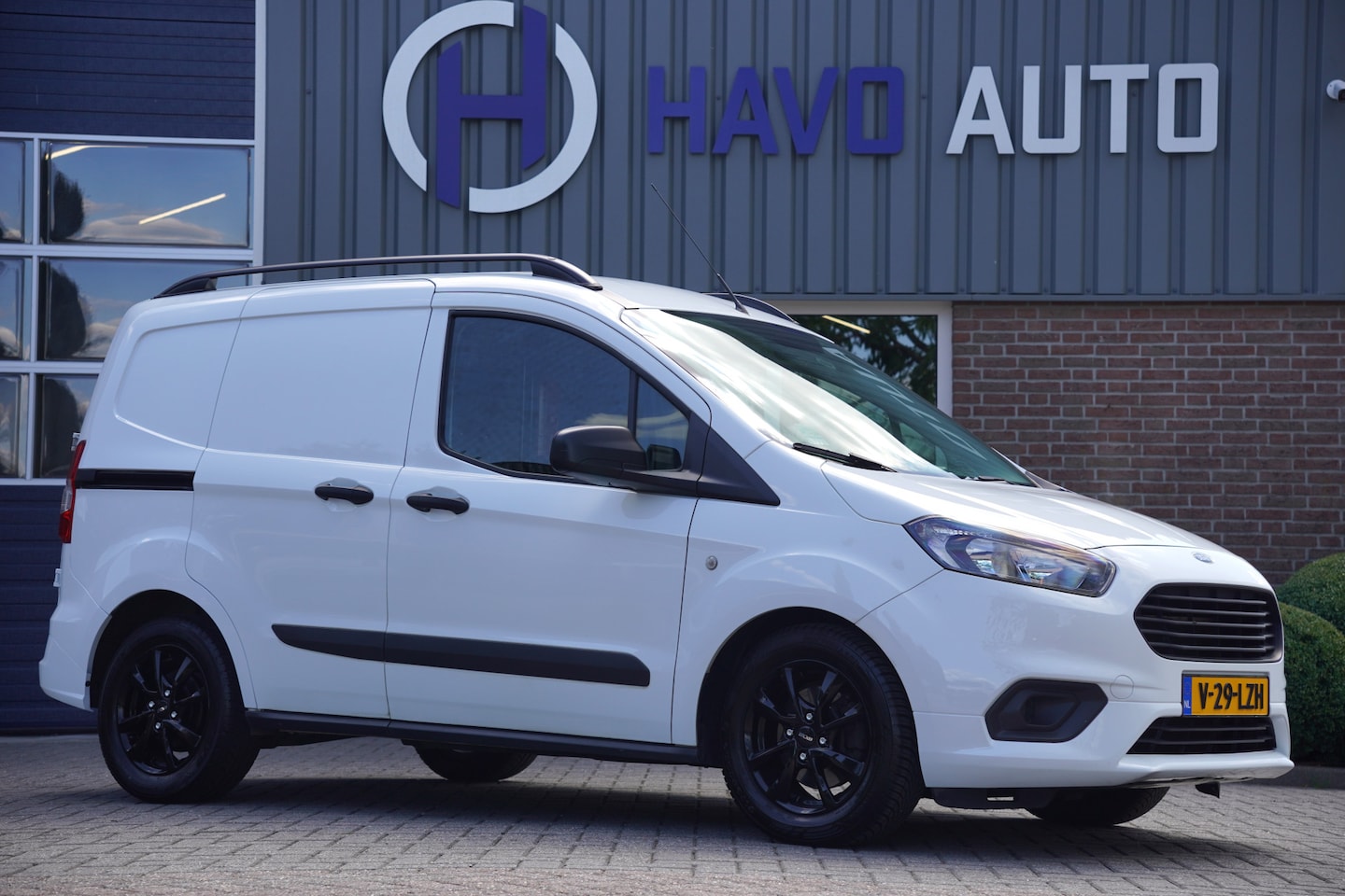 Ford Transit Courier - 1.0 Benzine, AIRCO, BTW-BPM-VRIJ / MARGE - AutoWereld.nl
