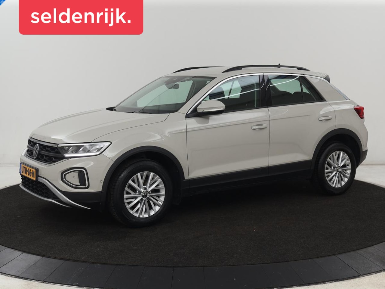 Volkswagen T-Roc - 1.0 TSI Life | Stoelverwarming | Carplay | Carplay | Adaptive cruise | Virtual Cockpit | F - AutoWereld.nl