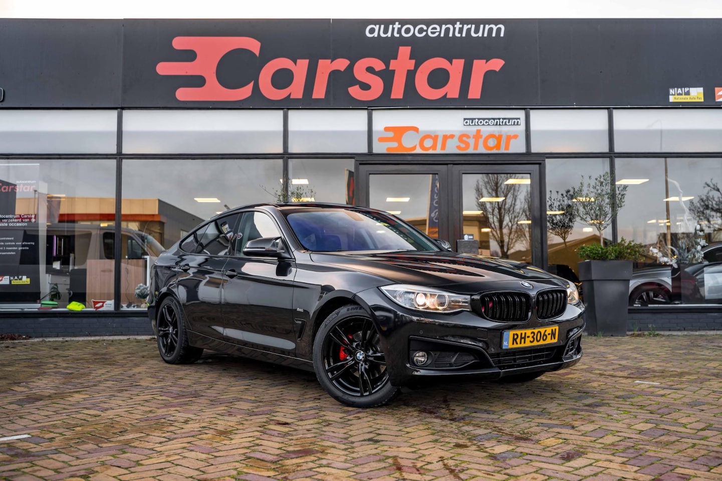 BMW 3-serie Gran Turismo - 320d Luxury|PANO|KEYLESS|SPORTPAKKET - AutoWereld.nl
