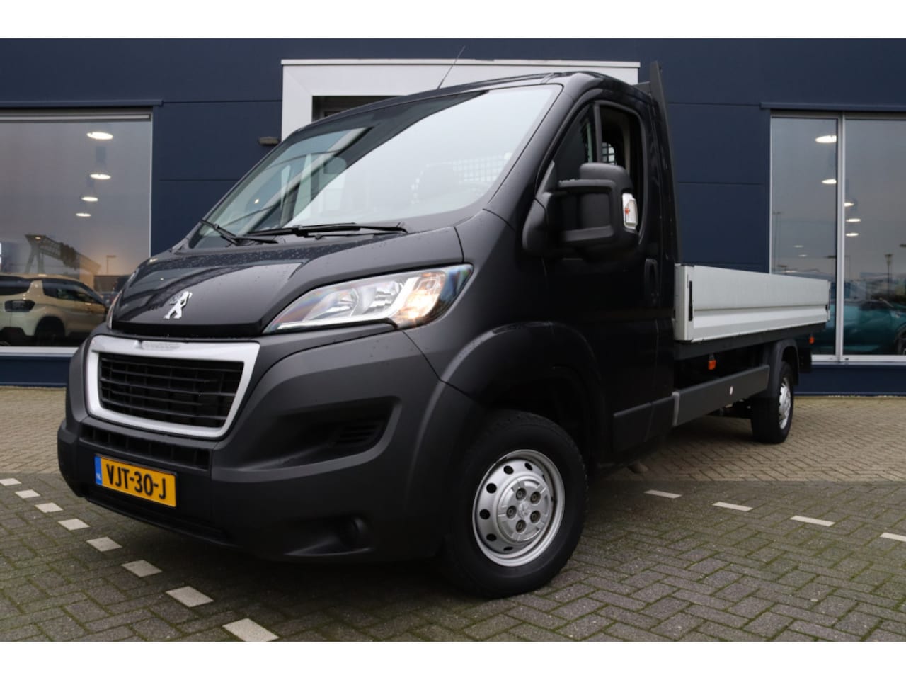 Peugeot Boxer - 435 2.2 BlueHDi 165 L4H2 Zwaar Pro | Trekhaak | Cruise Control | Navi | Climate Control - AutoWereld.nl