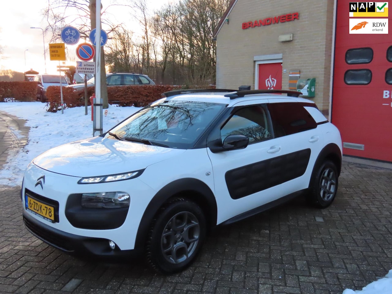 Citroën C4 Cactus - 1.2 e-VTi Business *1e EIG ! *NAVI *CRUISE *CAMERA - AutoWereld.nl